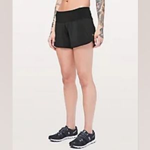 EUC Lululemon Run Times Mid-Rise Short 4"